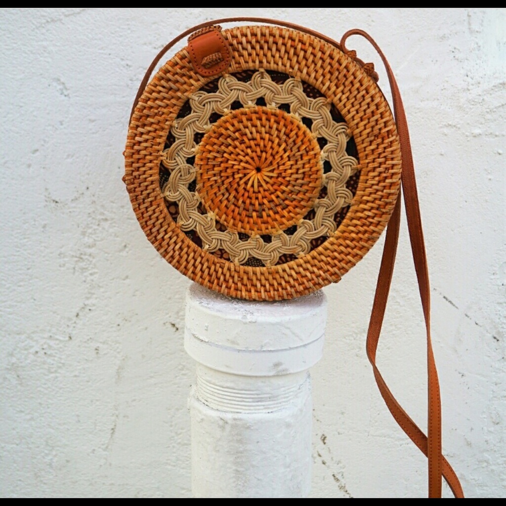 Handmade Ata Reed Round Crossbody - Picture 5 of 7
